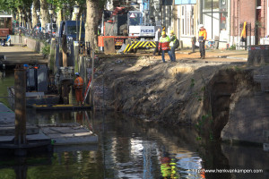 Herstelwerkzaamheden aan de kademuur langs de Singel in Utrecht