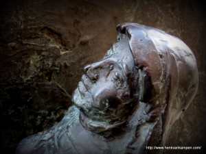 "Kluizenares Alyt Ponciaens", beeldje aan het Jacobskerkhof, Utrecht